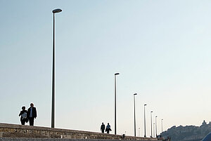 Auf der Kaimauer in Oneglia